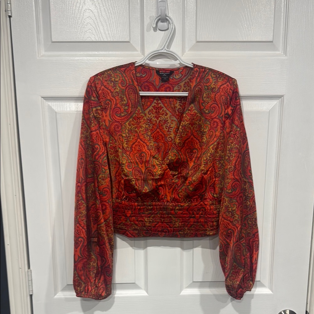 Marciano By Guess V-Neck Crop Top
NWT
Size 6